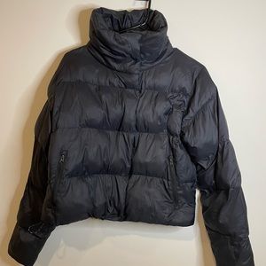 ALO Yoga Puffer jacket in black, extra small (XS), EUC